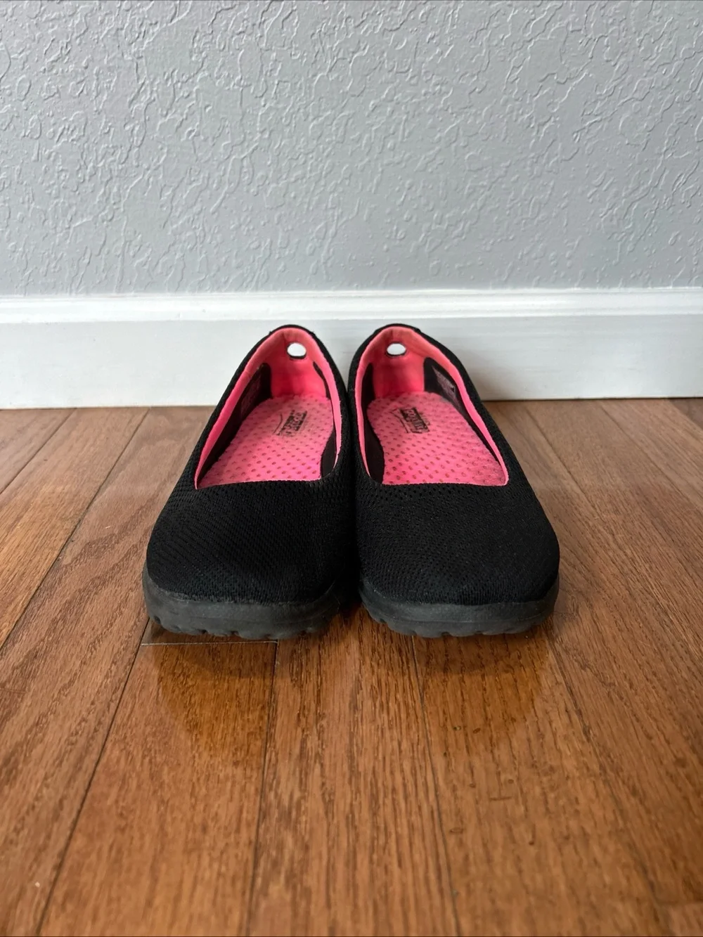 Skechers On The Go Ritz Walking Shoes Slip On Sneakers Women’s Size 8.5 Black